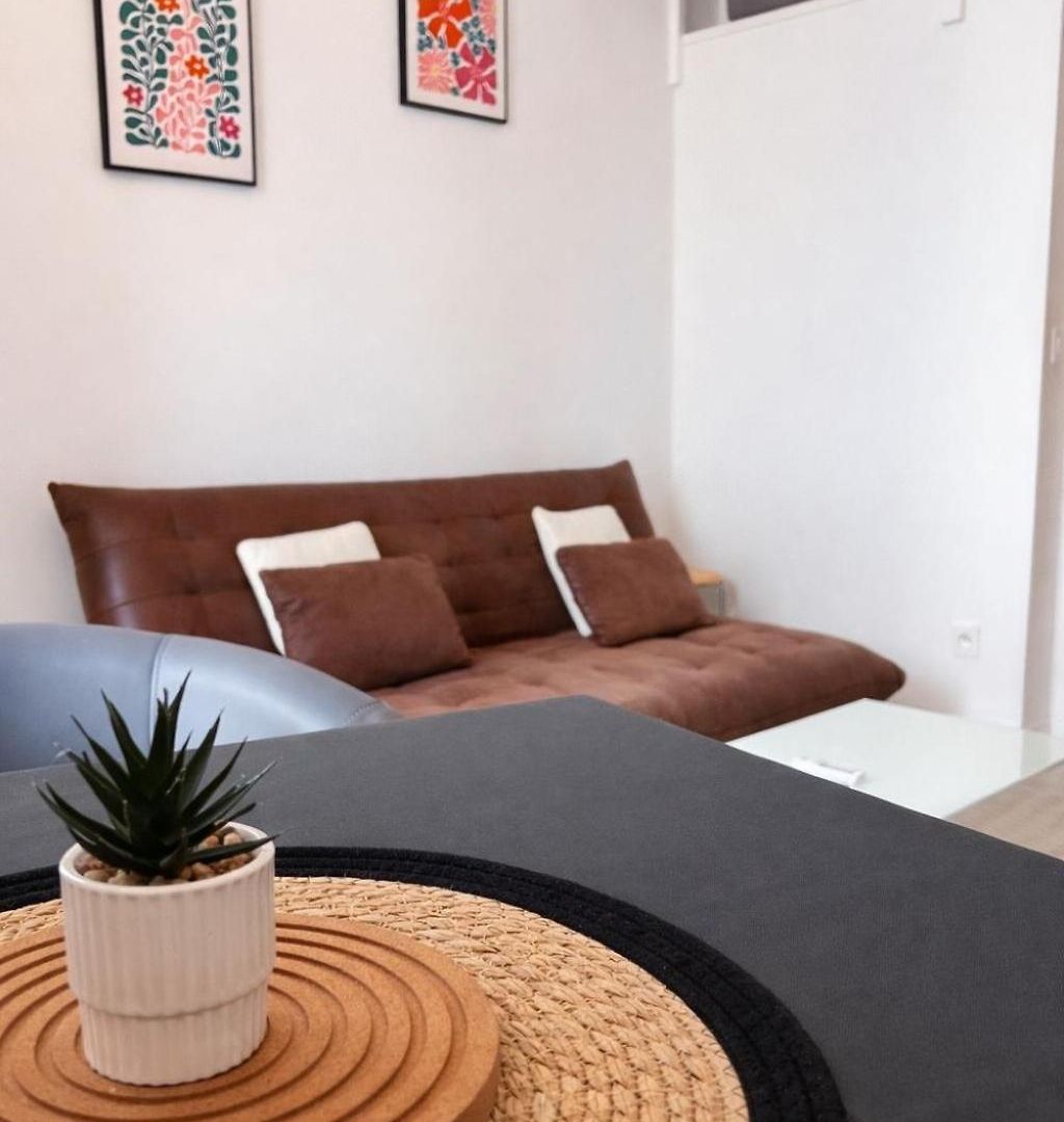 Appartement Avec Balcon *