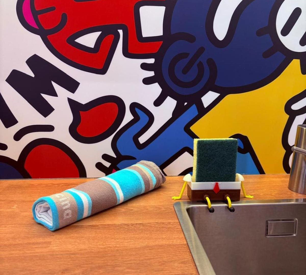 Bright Pop-art Center Near