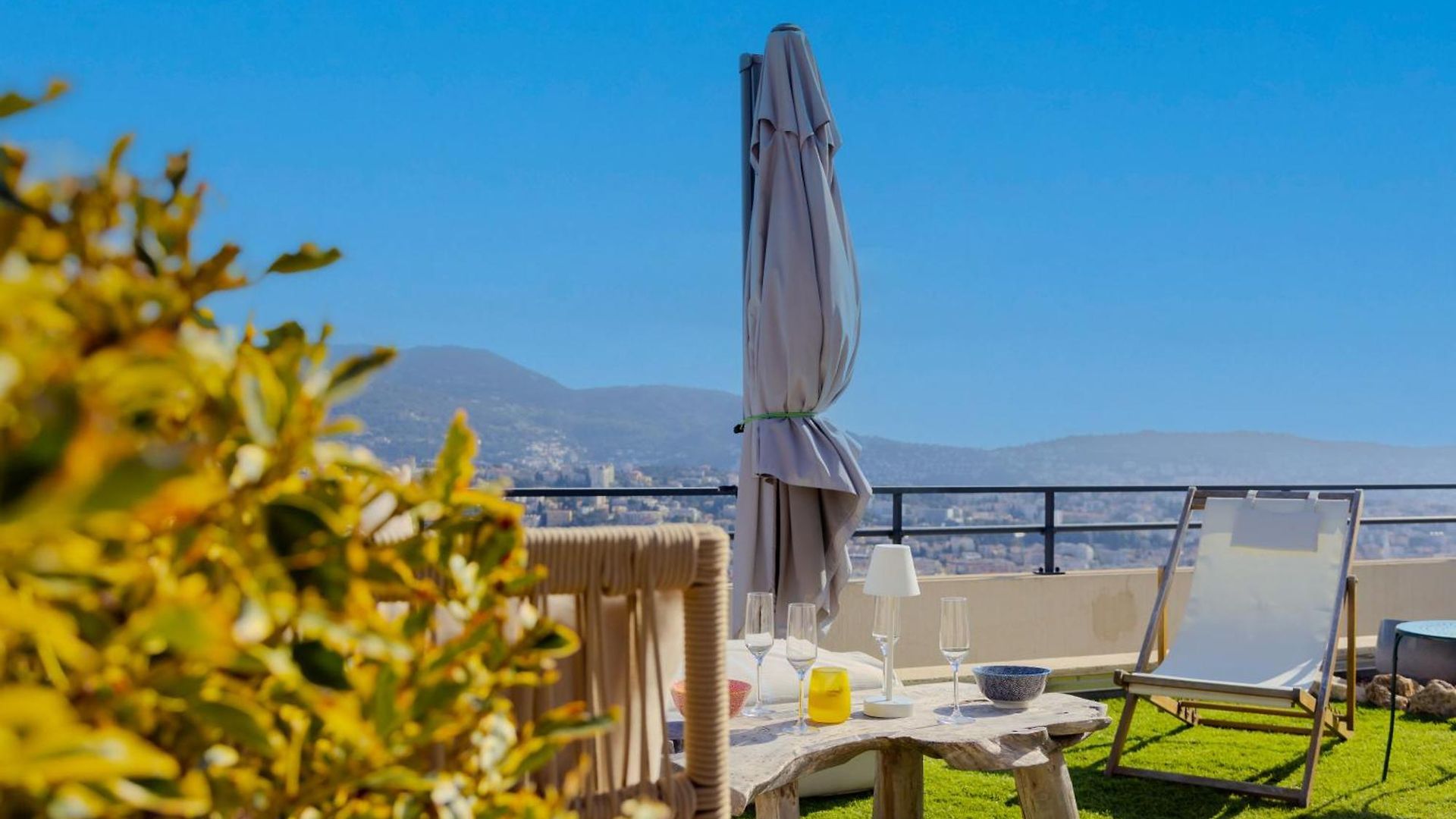 Apartment Hill A Terrasse 130m2, Vue Panoramique, Piscine, Parking Prive, Climatisation, Wifi