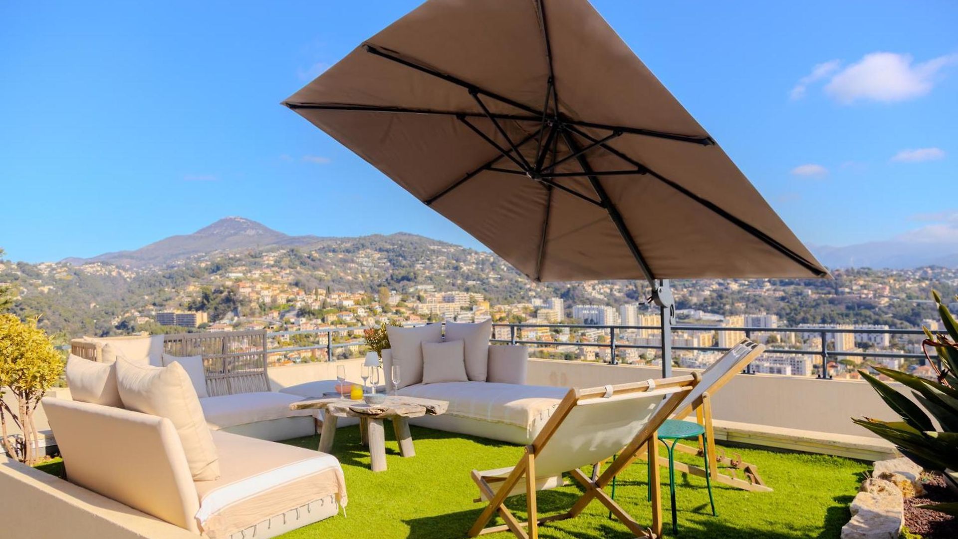 Hill A Terrasse 130m2, Vue Panoramique, Piscine, Parking Prive, Climatisation, Wifi
