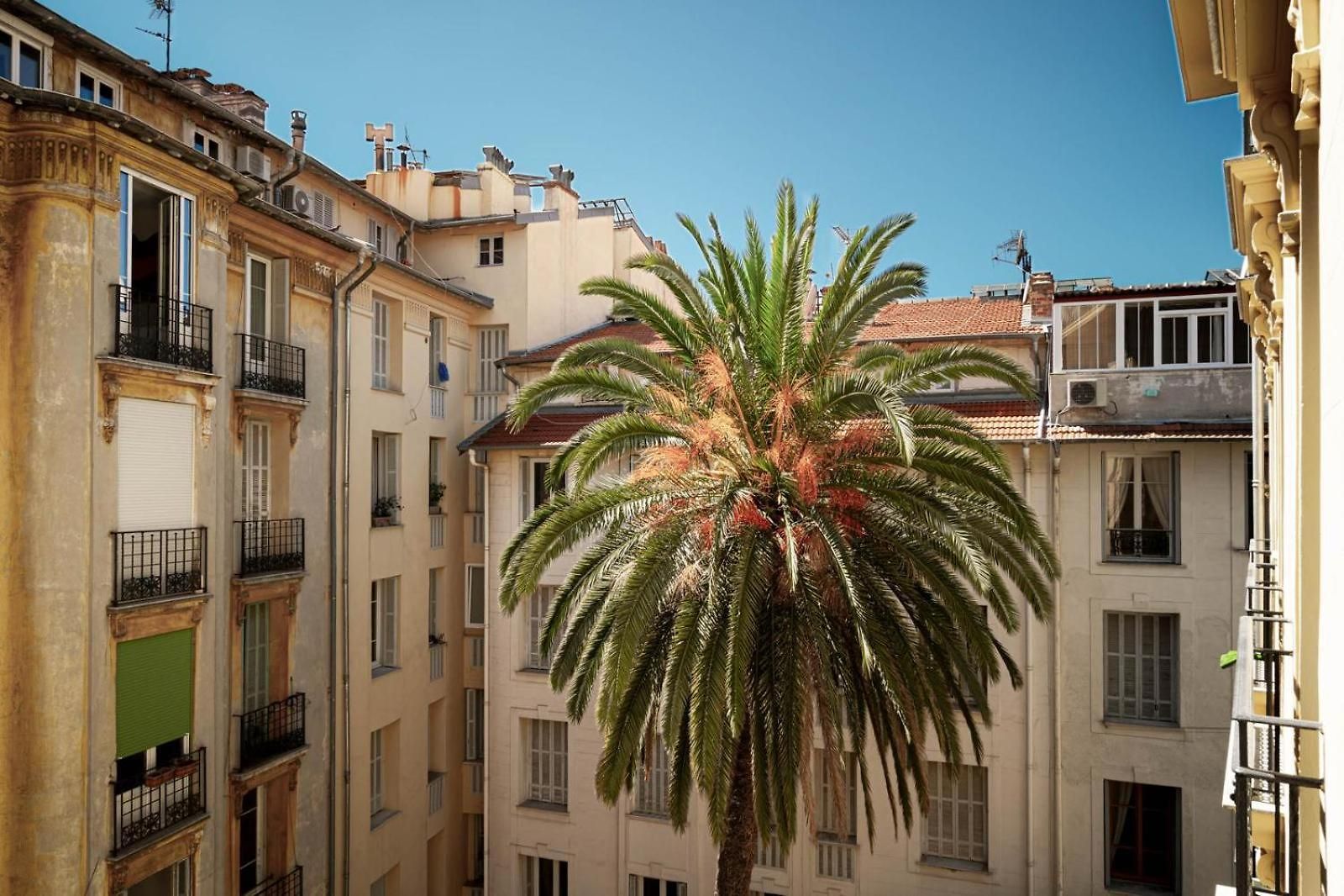 2 Climatisées Au Carré D Or à 5 Min Des Plages Et De La Promenade Des Dans Un Environnement Calme Appartement *