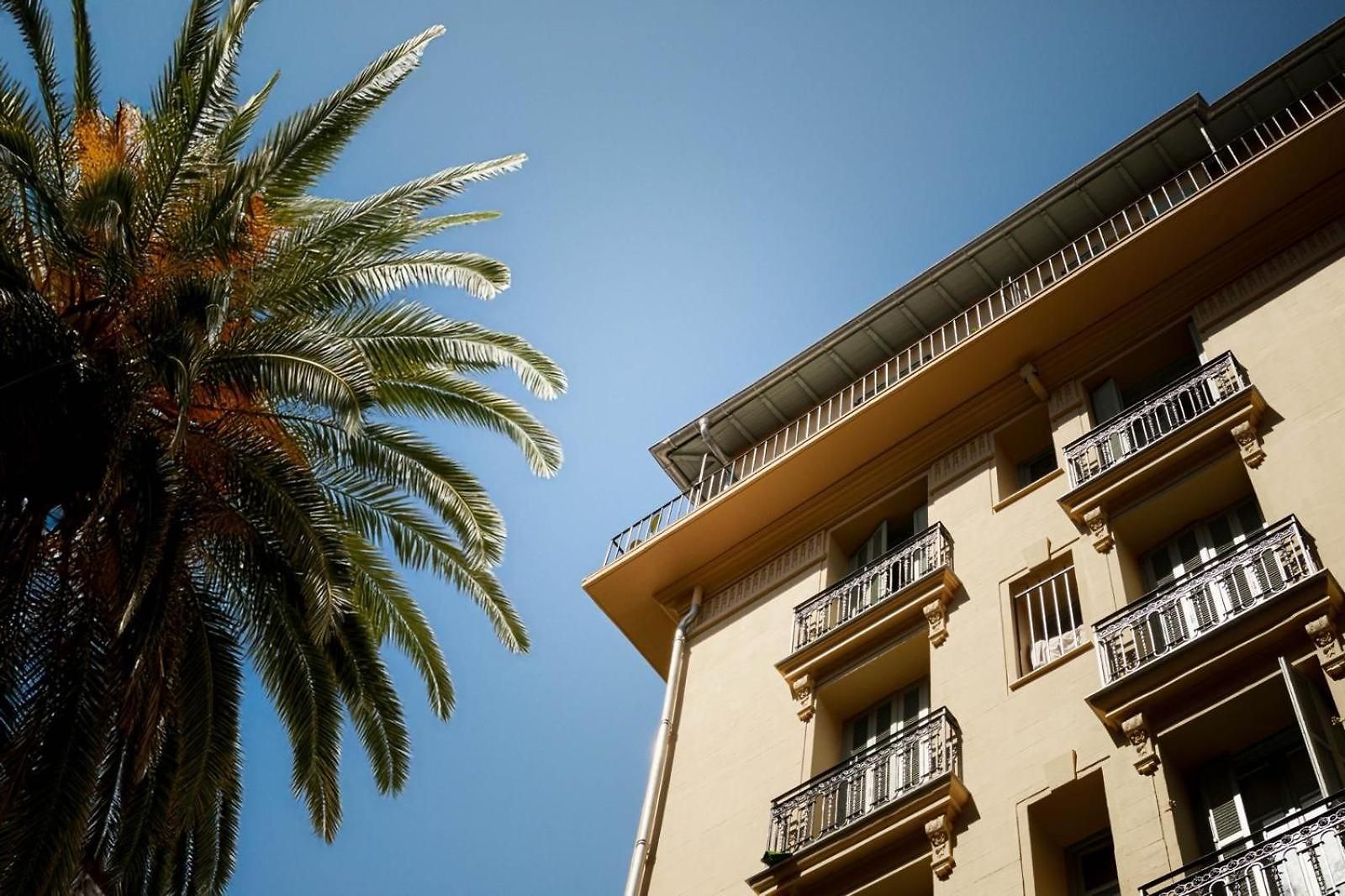 Appartement 2 Climatisées Au Carré D Or à 5 Min Des Plages Et De La Promenade Des Dans Un Environnement Calme