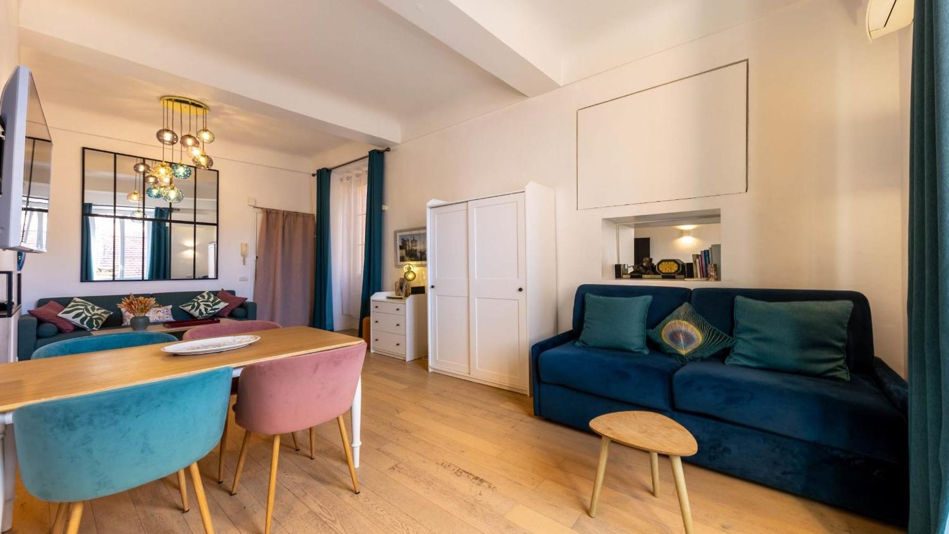 06a3 - Lovely In The Heart Of Old Appartement
