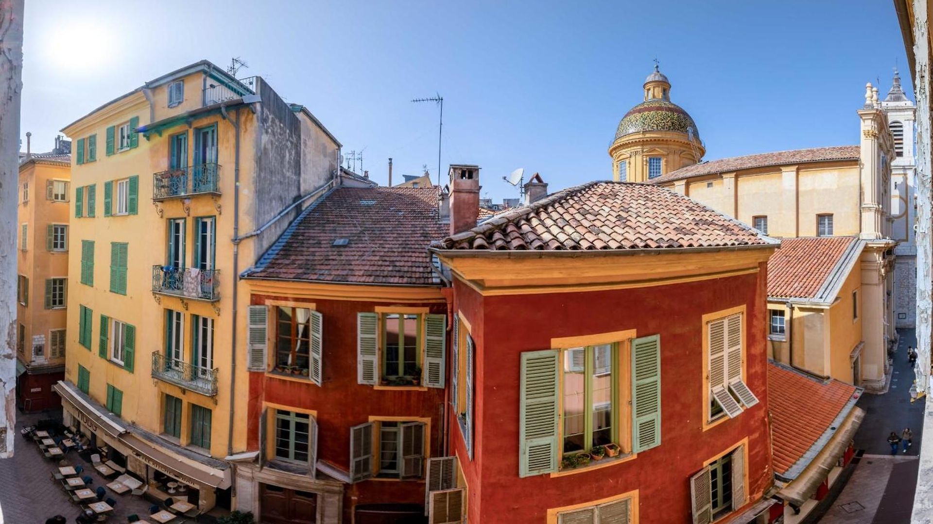 06a3 - Lovely In The Heart Of Old Nice