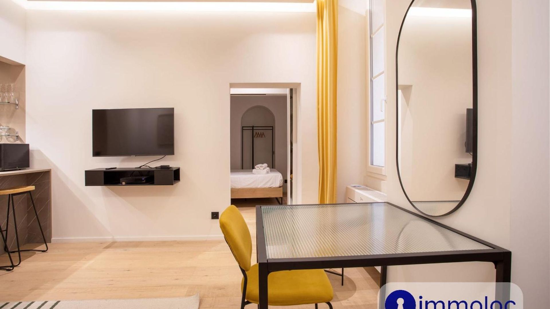 Air-conditioned In Old Appartement *
