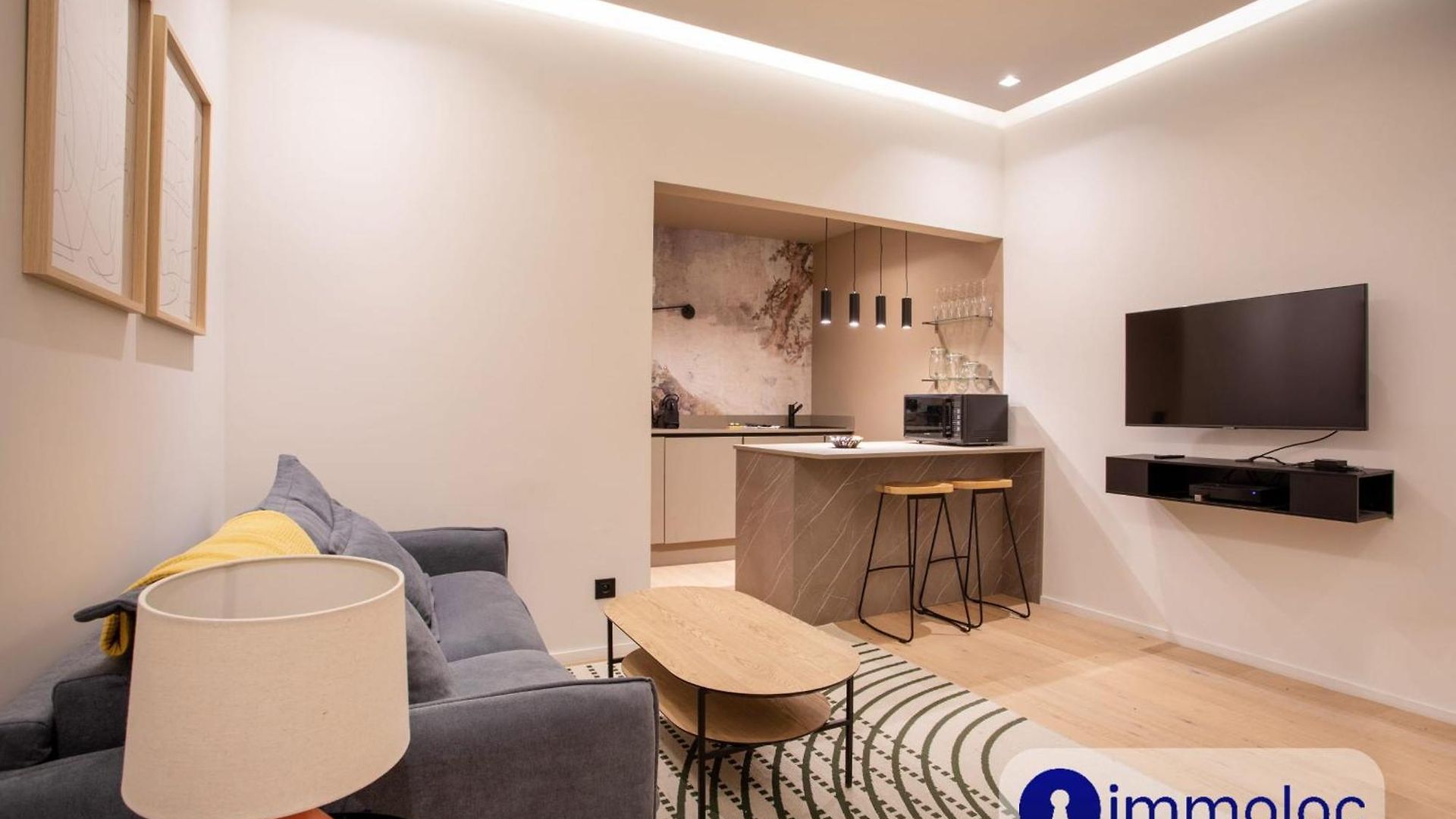 Air-conditioned In Old Appartement