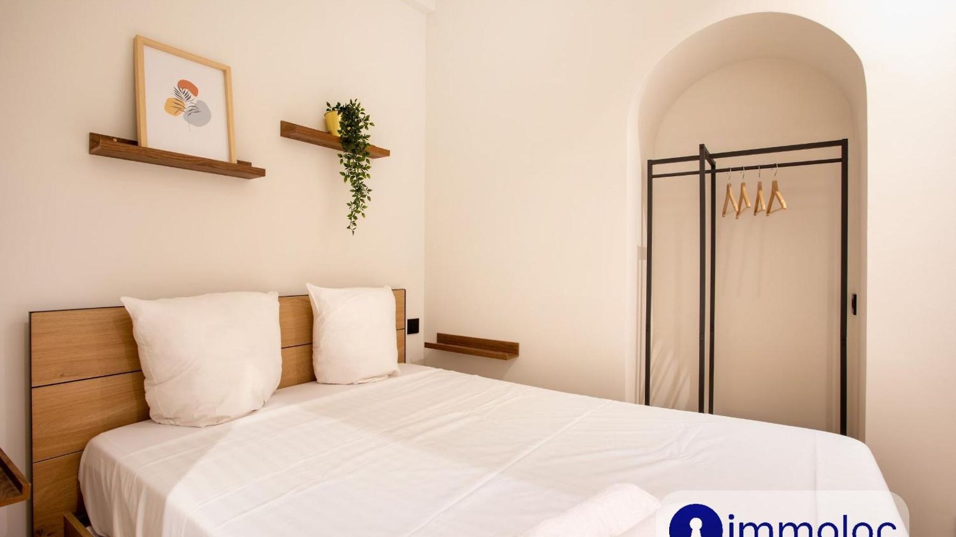 Air-conditioned In Old Appartement