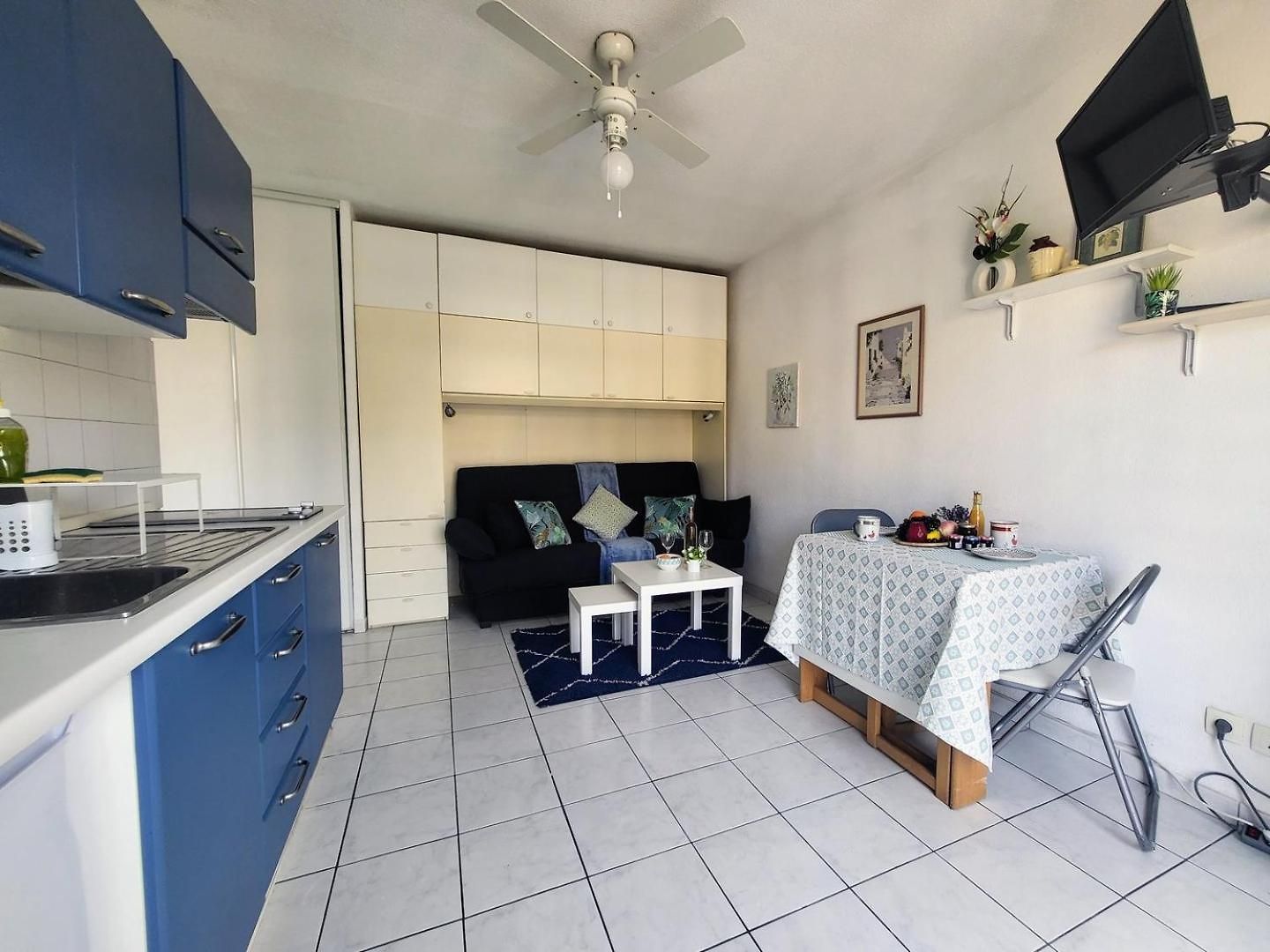 Valery Close To Prom Des Ideal For 2 Ac Apartment *
