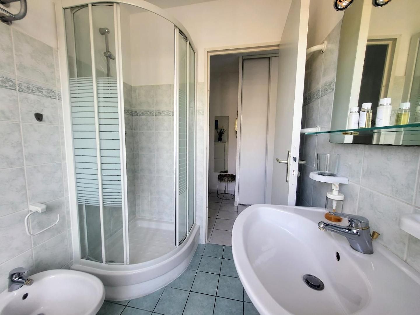 Valery Close To Prom Des Ideal For 2 Ac