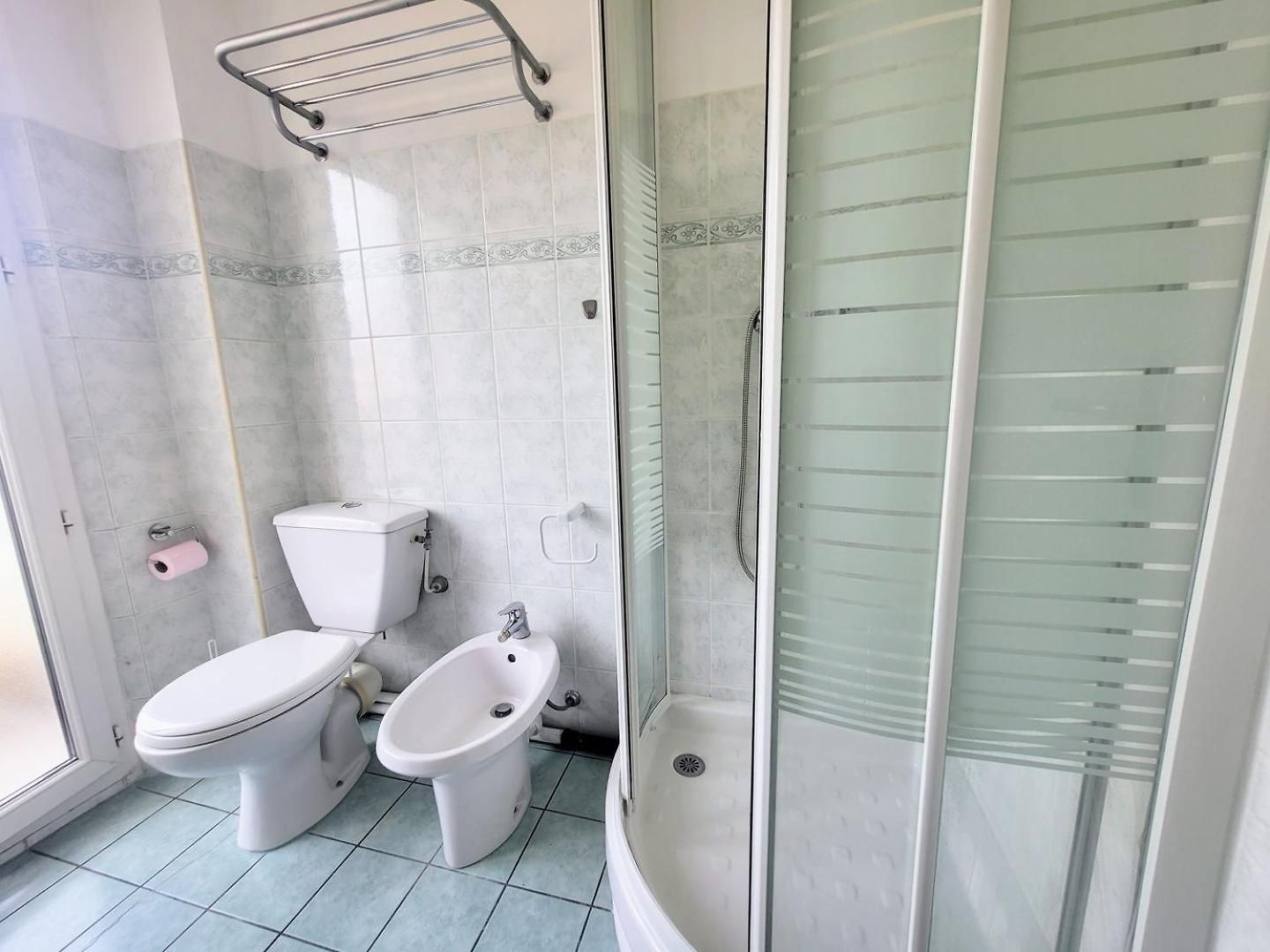 Valery Close To Prom Des Ideal For 2 Ac