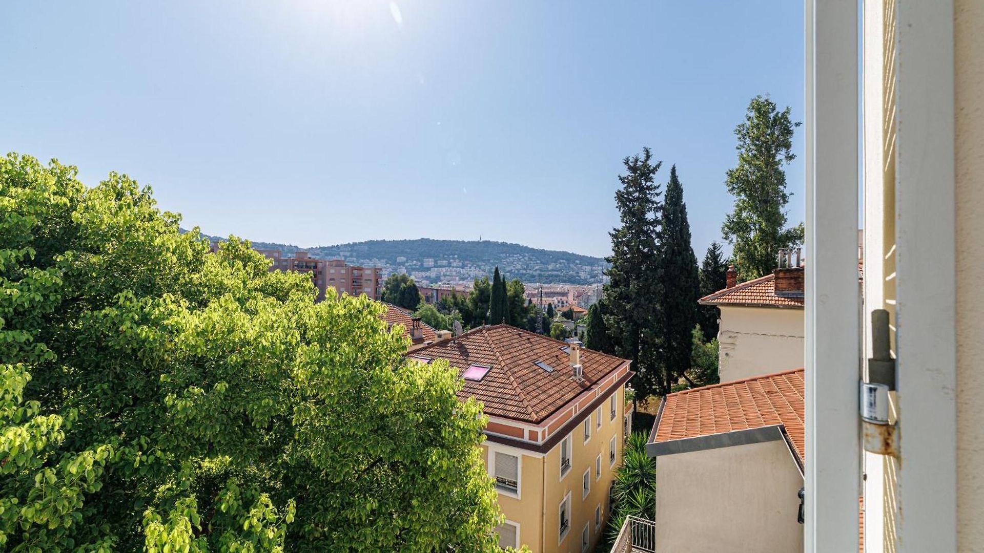 Open View Terrace - Wide 2 Bdr Quiet Area