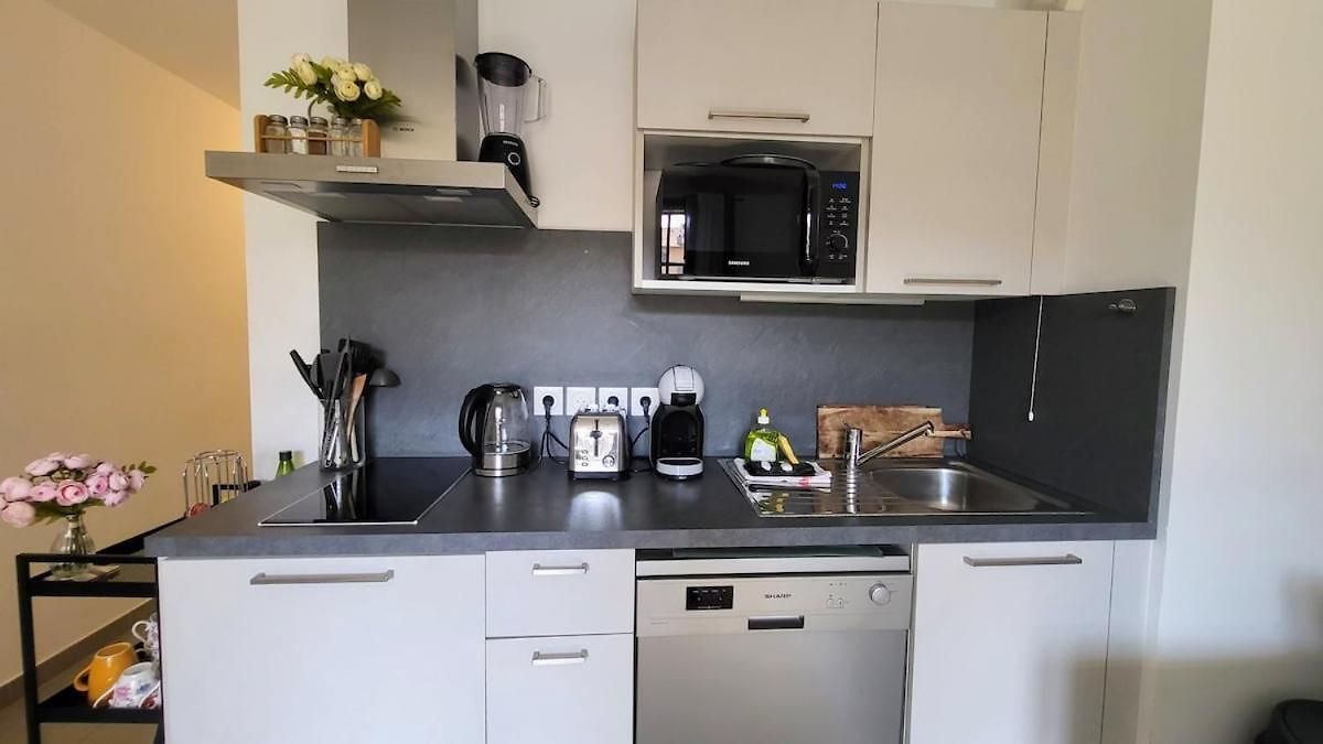 Wehost - Flamingo Apartment