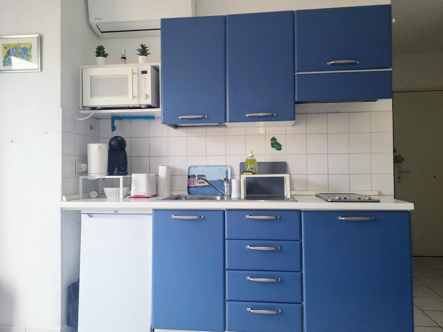 Valery Close To Prom Des Ideal For 2 Ac Apartment *