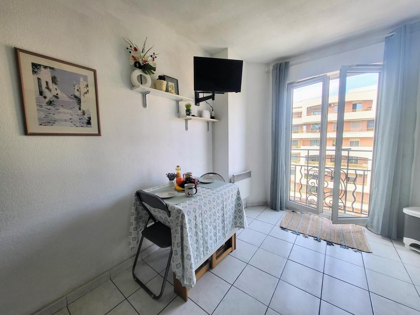 Valery Close To Prom Des Ideal For 2 Ac Nice