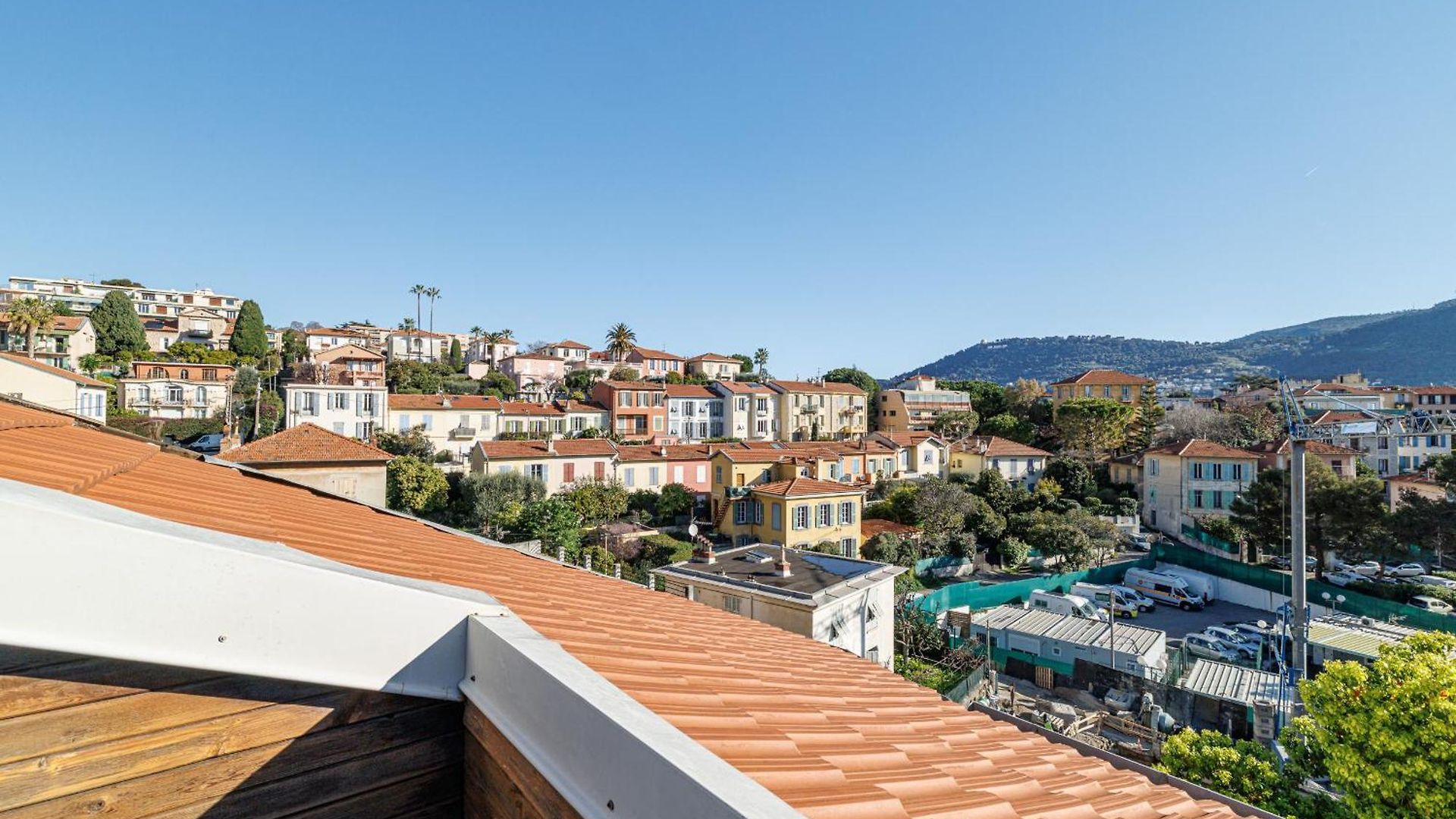 Open View Terrace - Wide 2 Bdr Quiet Area Appartement