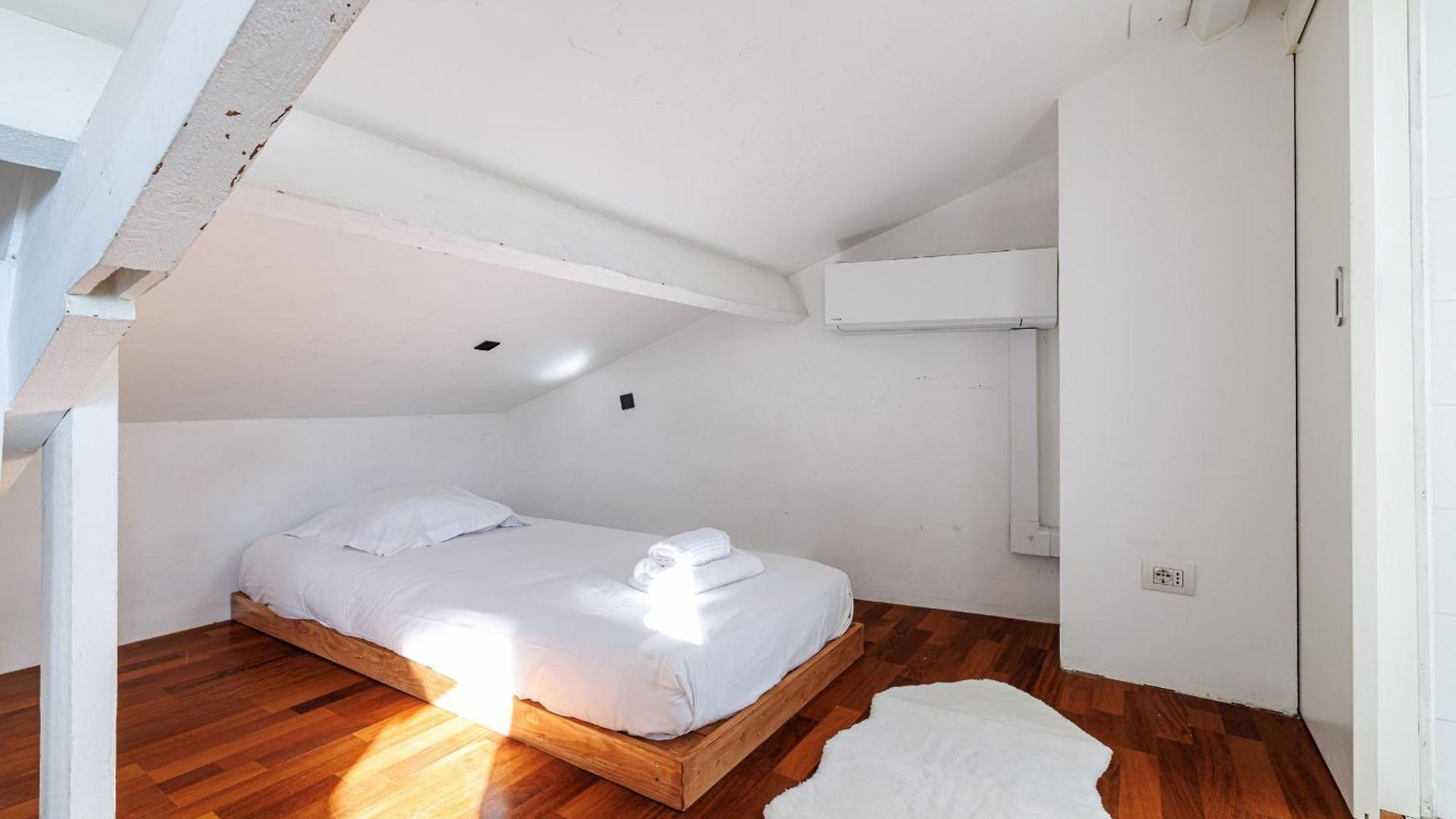 Open View Terrace - Wide 2 Bdr Quiet Area Appartement *