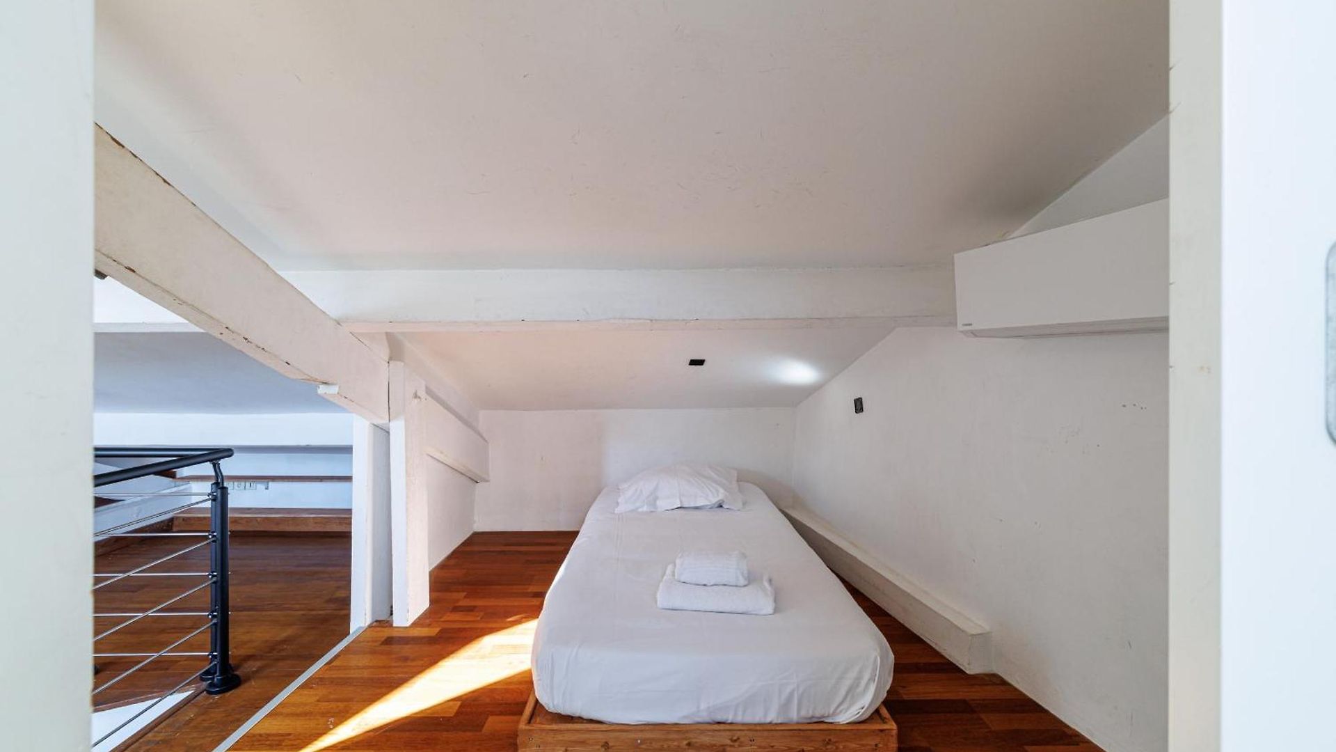 Open View Terrace - Wide 2 Bdr Quiet Area Appartement *