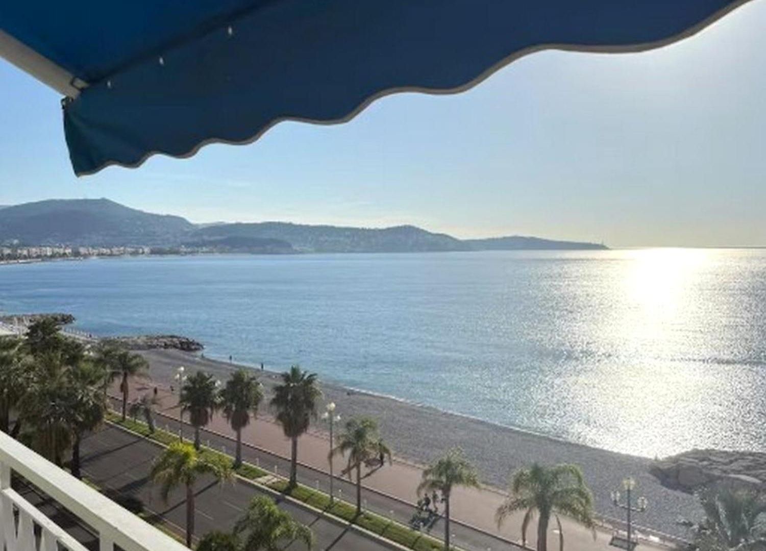 Appartement De Luxe En Première Ligne Avec Vue Sur