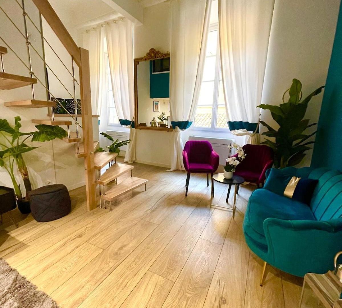Charming Spacious Duplex Vieux Nice, 6 People *