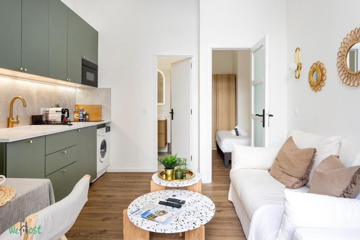 Wehost D4 - La Chic Cour 2 People Near Sea Appartement Nice