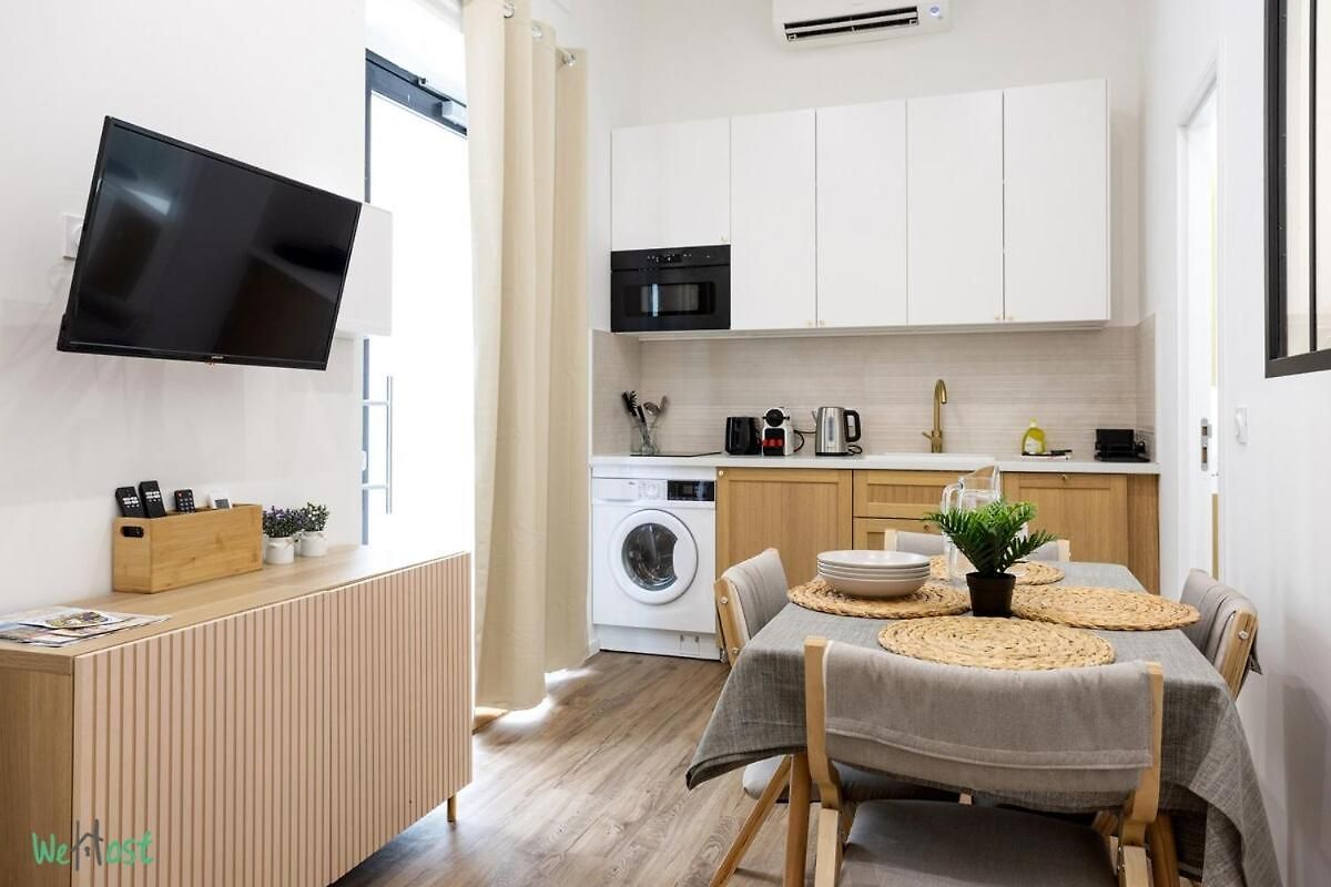 Wehost D2 - Smart & Chic Loft, 3 Mins To Beaches * Nice