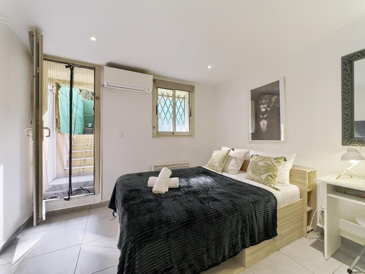 Appartement Promenade Des Anglais-2 Mins Walk To Beach- Charming Duplex -air Conditioning Wi-fi