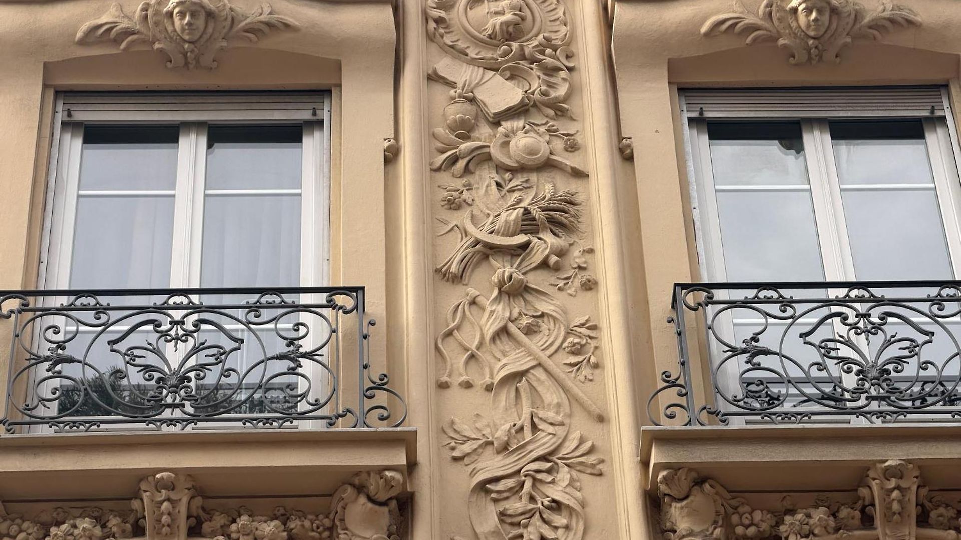 Palais Catherina 3 Pièces Et Commerces Rivoli *