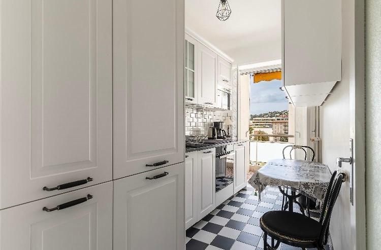 Center 2 Bedrooms Balcony Air Conditioning Appartement