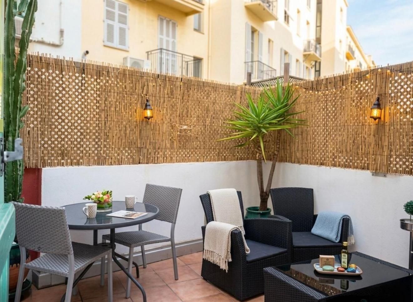 Massena Avec Belle Terrasse Appartement *