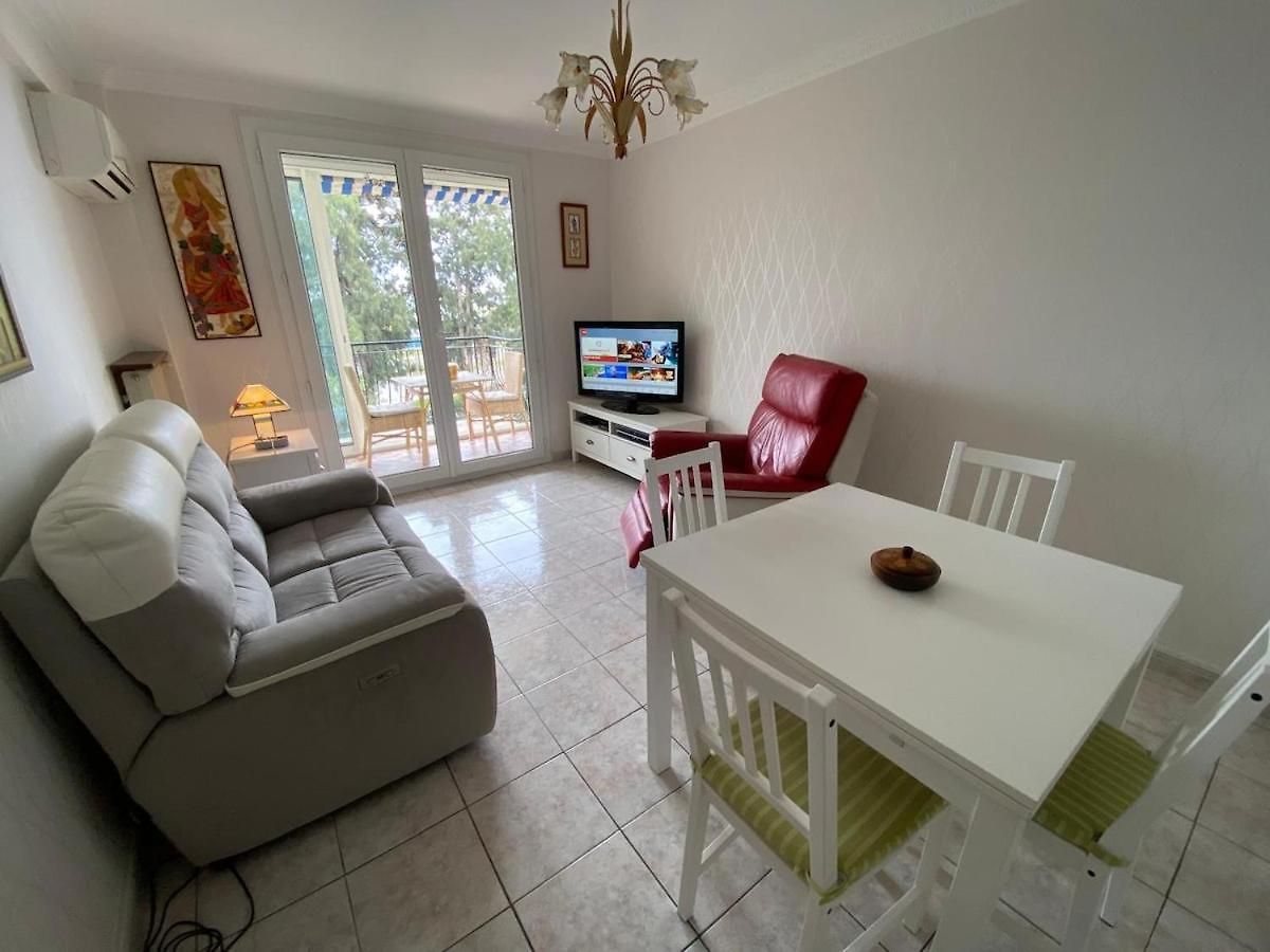 Very With Sea View Close To Airport