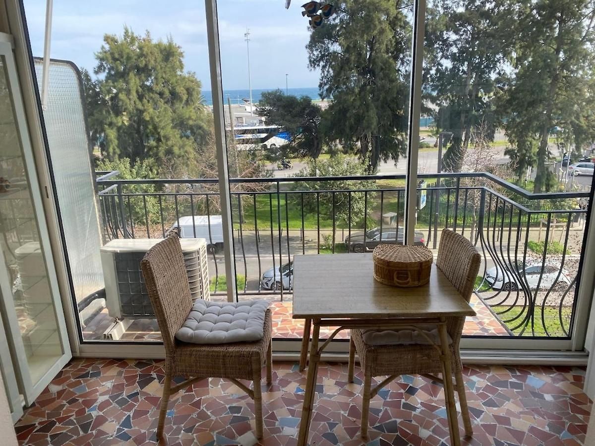 Very With Sea View Close To Airport Appartement *