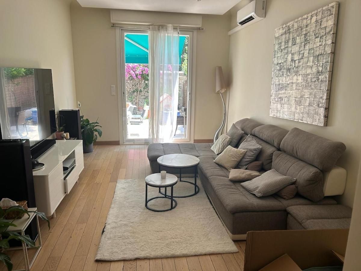 Elegant In With A Private Garden Appartement Nice