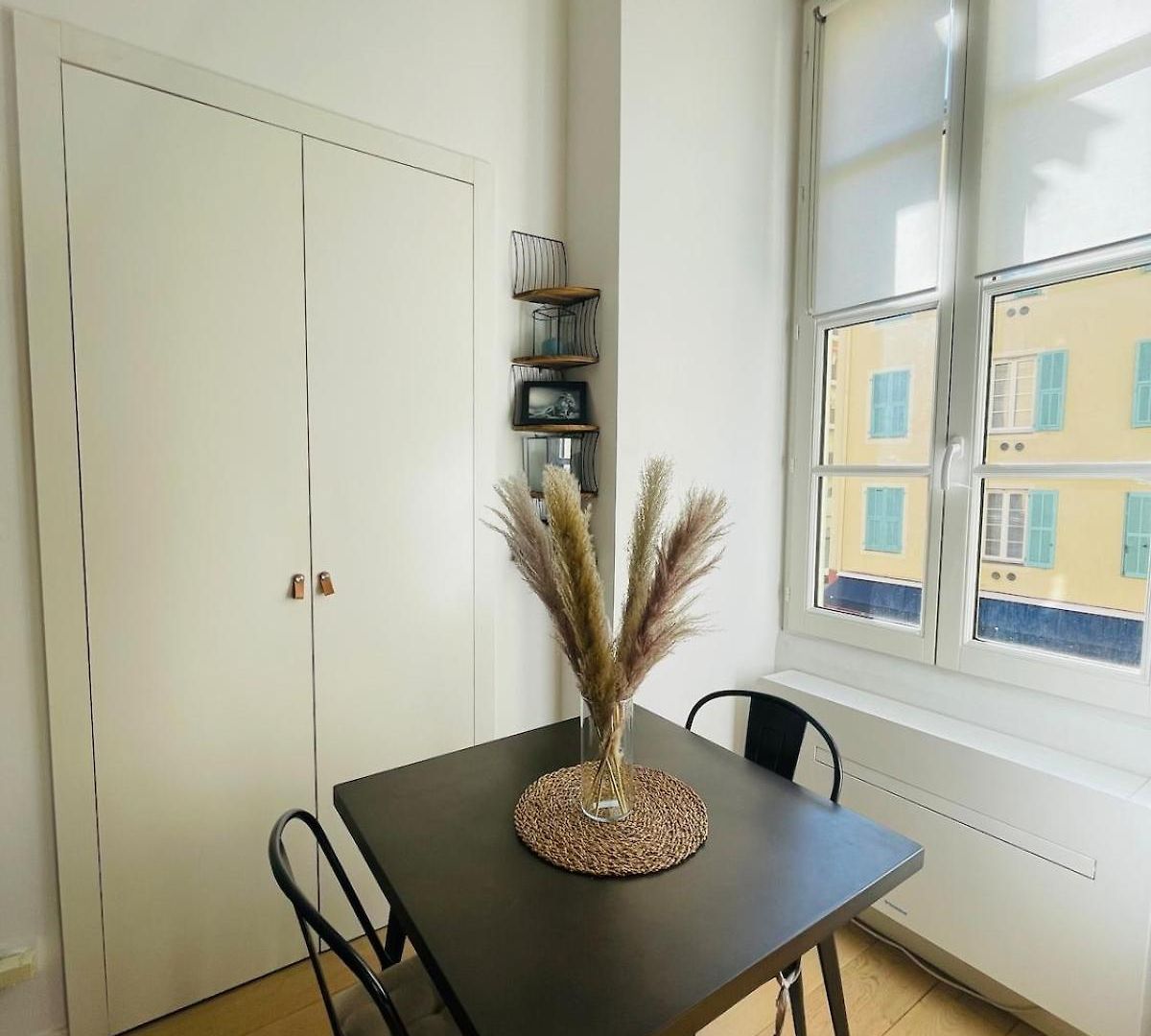 Appartement Bright Modern Studio, Port, Walk To Tram And Beach!