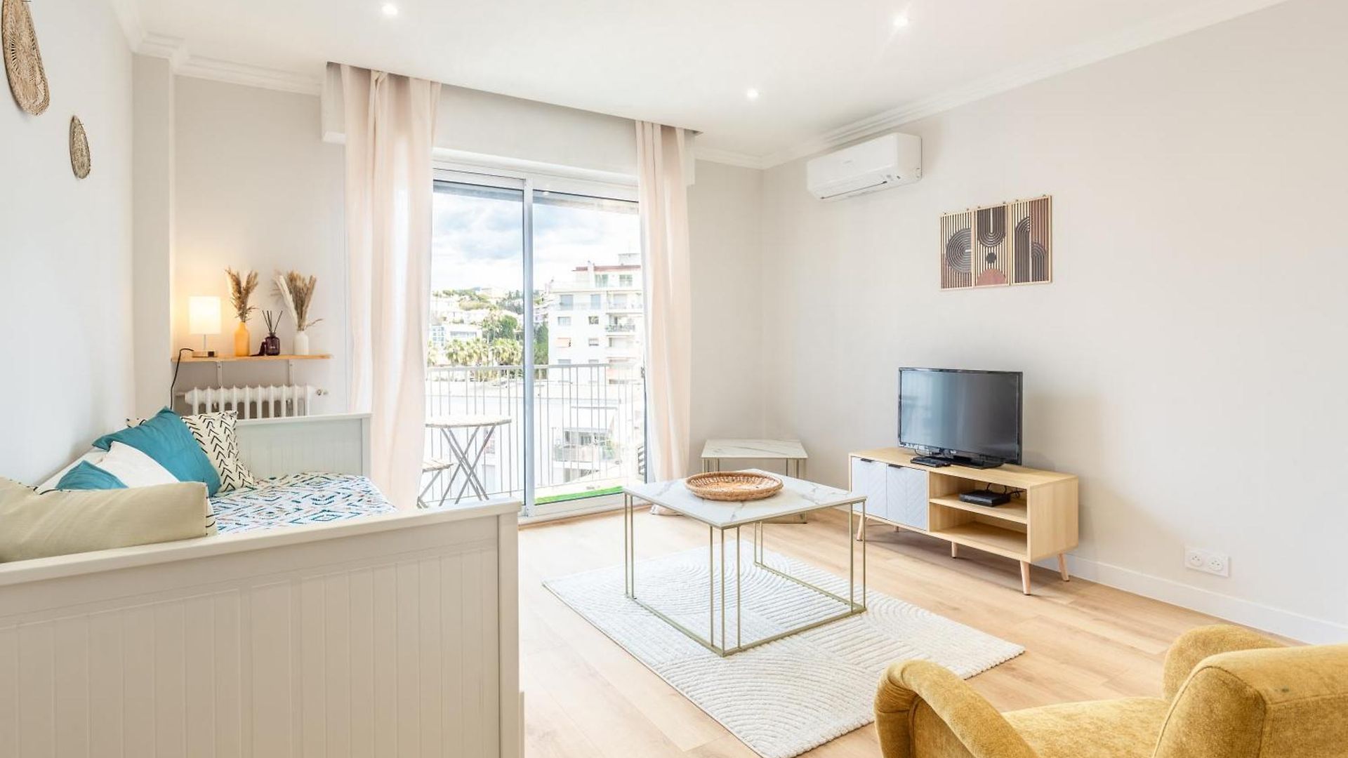 - Sweethome Spacious Flat - Balcon Appartement *
