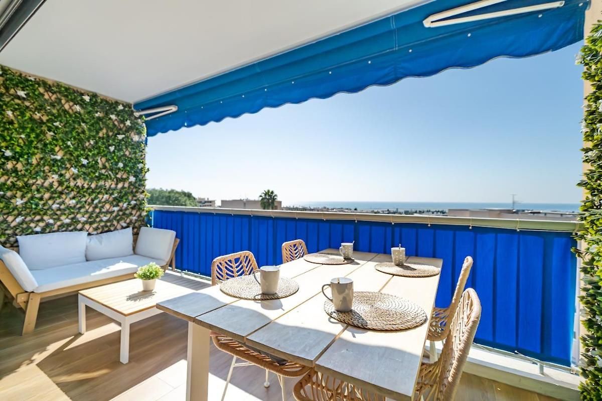 Sea View And Premium Comfort With Ac And Wifi Apartment *