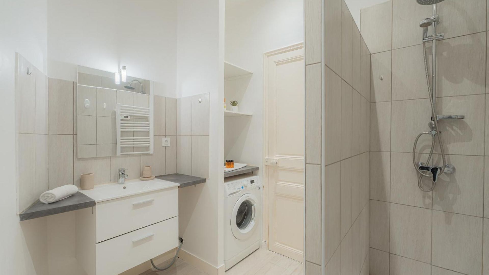 Appartement Superbe 3 Pièces Centre-ville Climatisé *