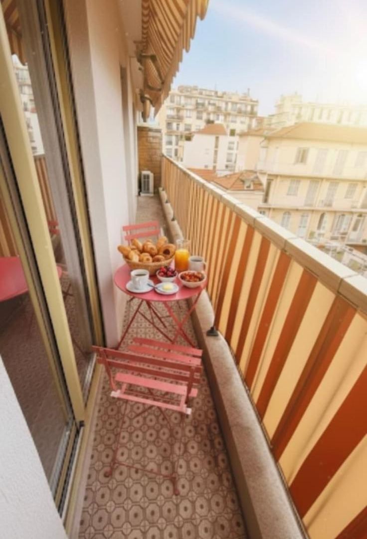 Appartement New - Golden Square - Large One-bedroom - Air-conditioning - Parking *