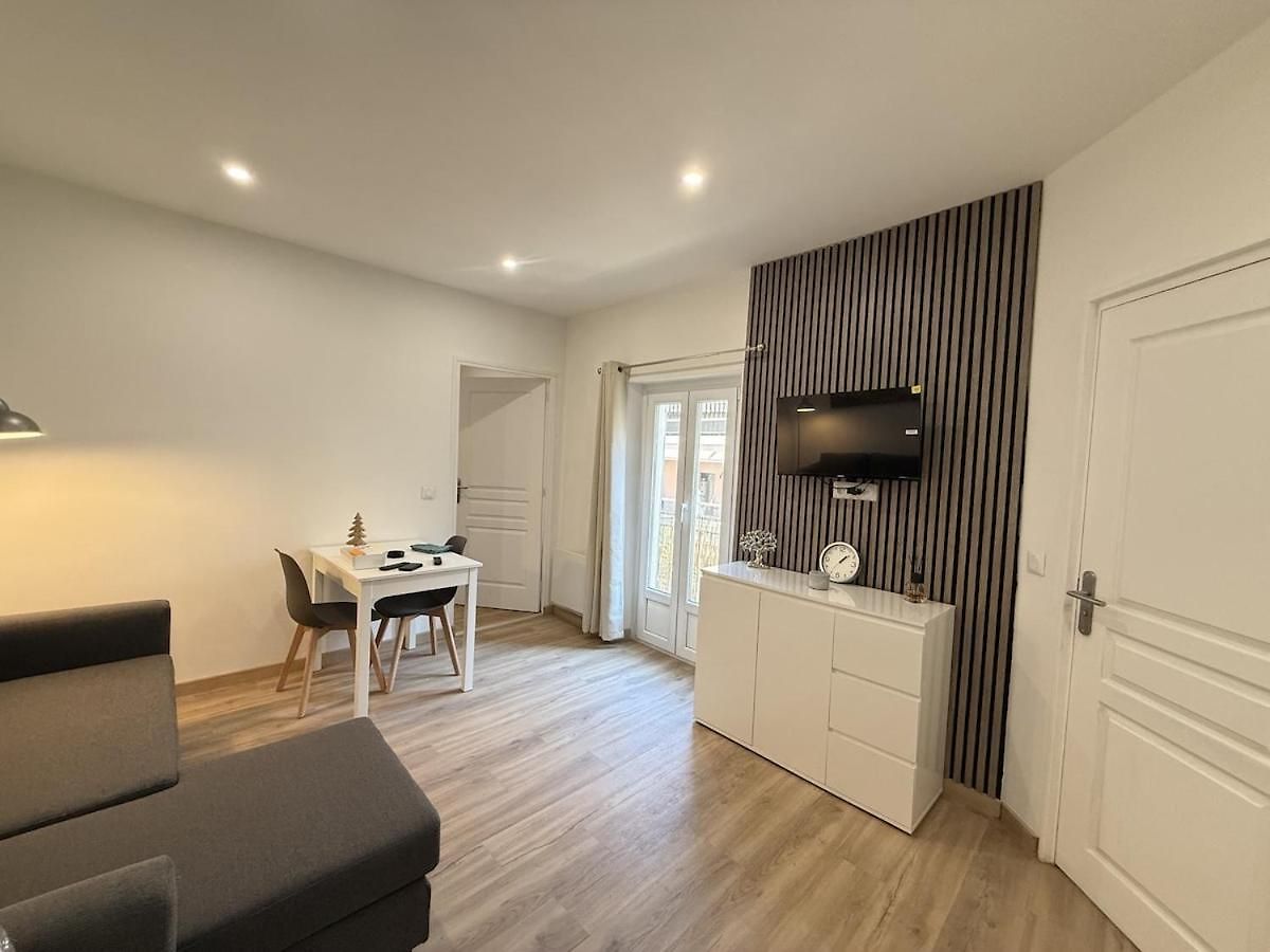 Casa Athena, Quartier Vernier Liberation, Centre *