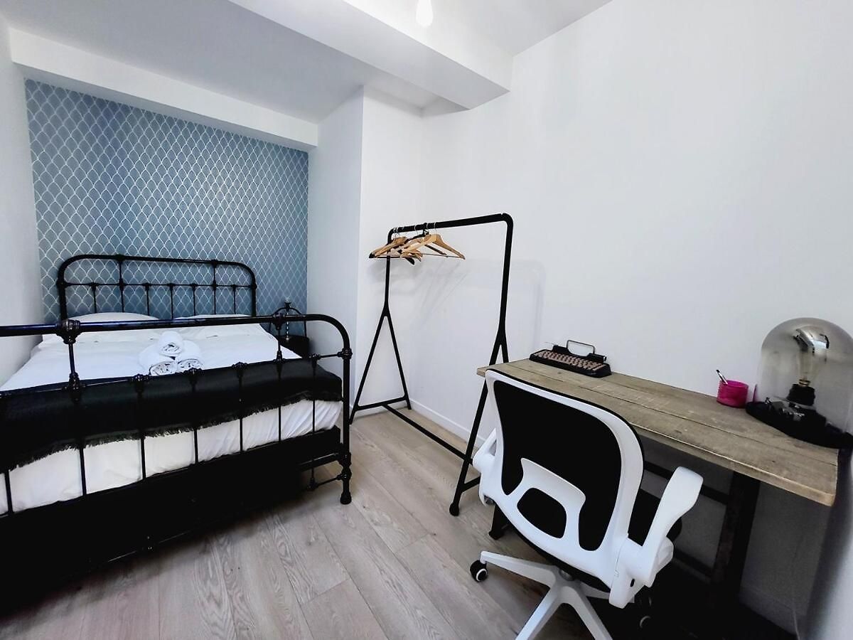 Apartment Aux Portes Du Vieux-nice - 2chambres / 4 Personnes - & A/c Nice