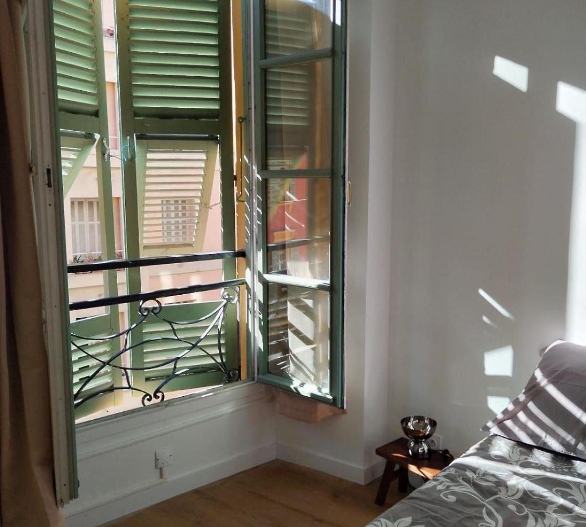 Magnifique 2 Pièces Place Massena Appartement *