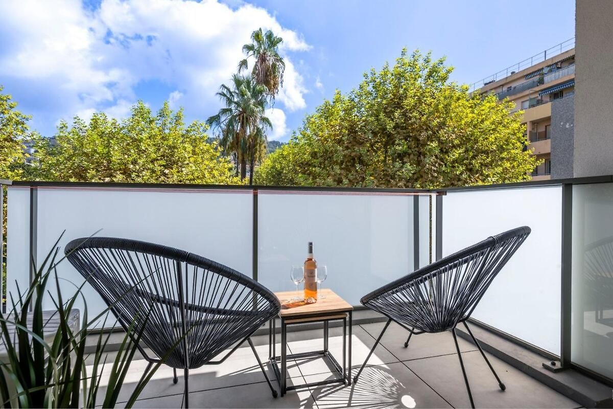 Appartement Du Port With Park View Nice