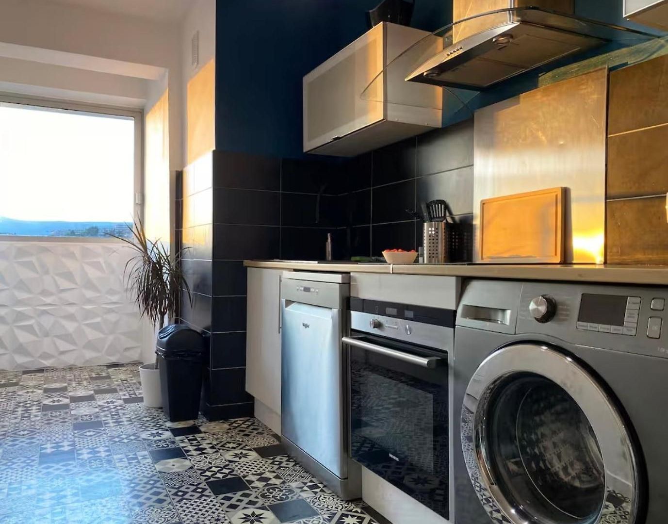 Panoramic Sea View - Terrace - Air Conditioning - 2 Bedrooms - Wifi - Kitchen - Tram *