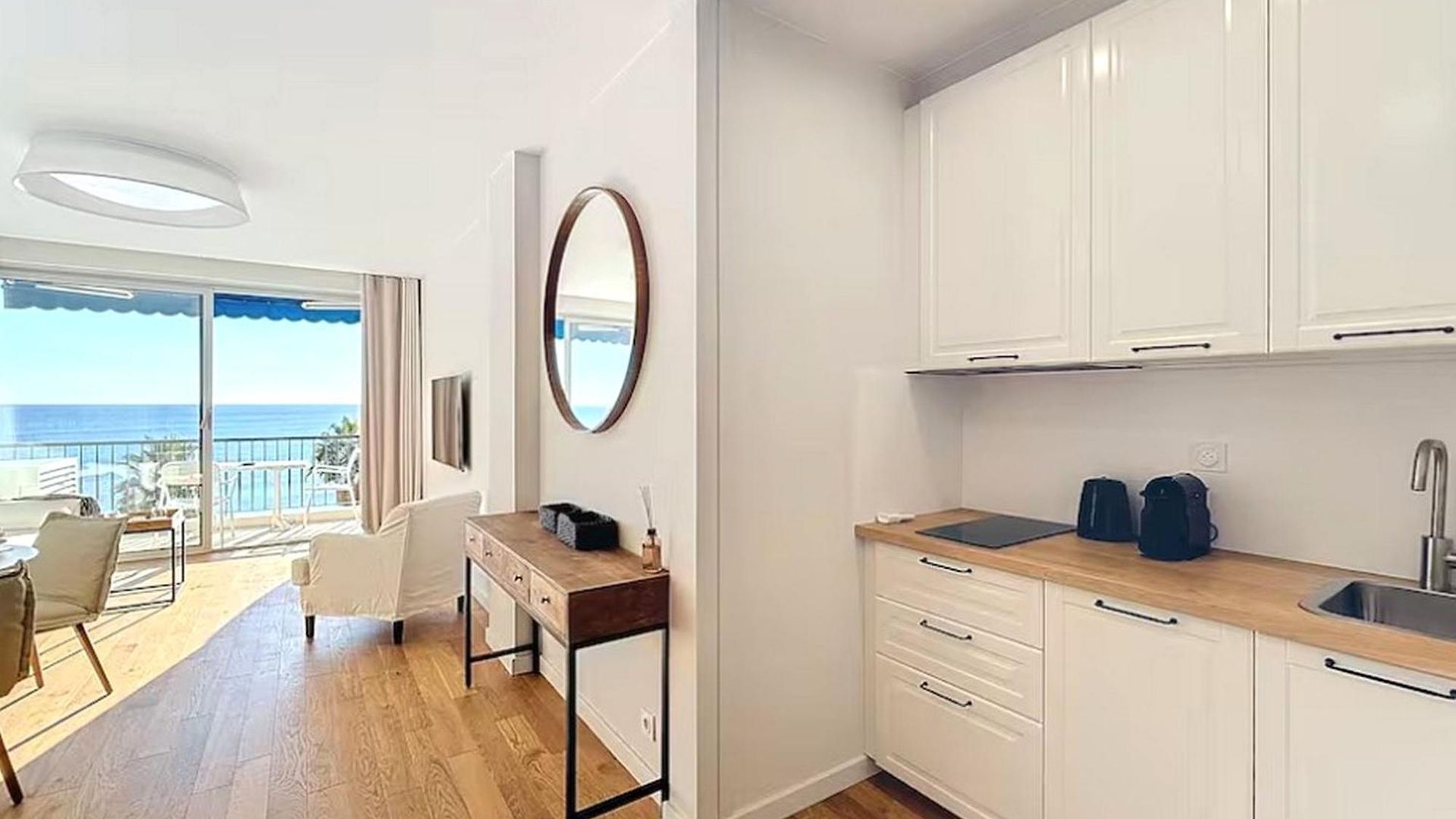 Appartement De Luxe En Première Ligne Avec Vue Sur Nice