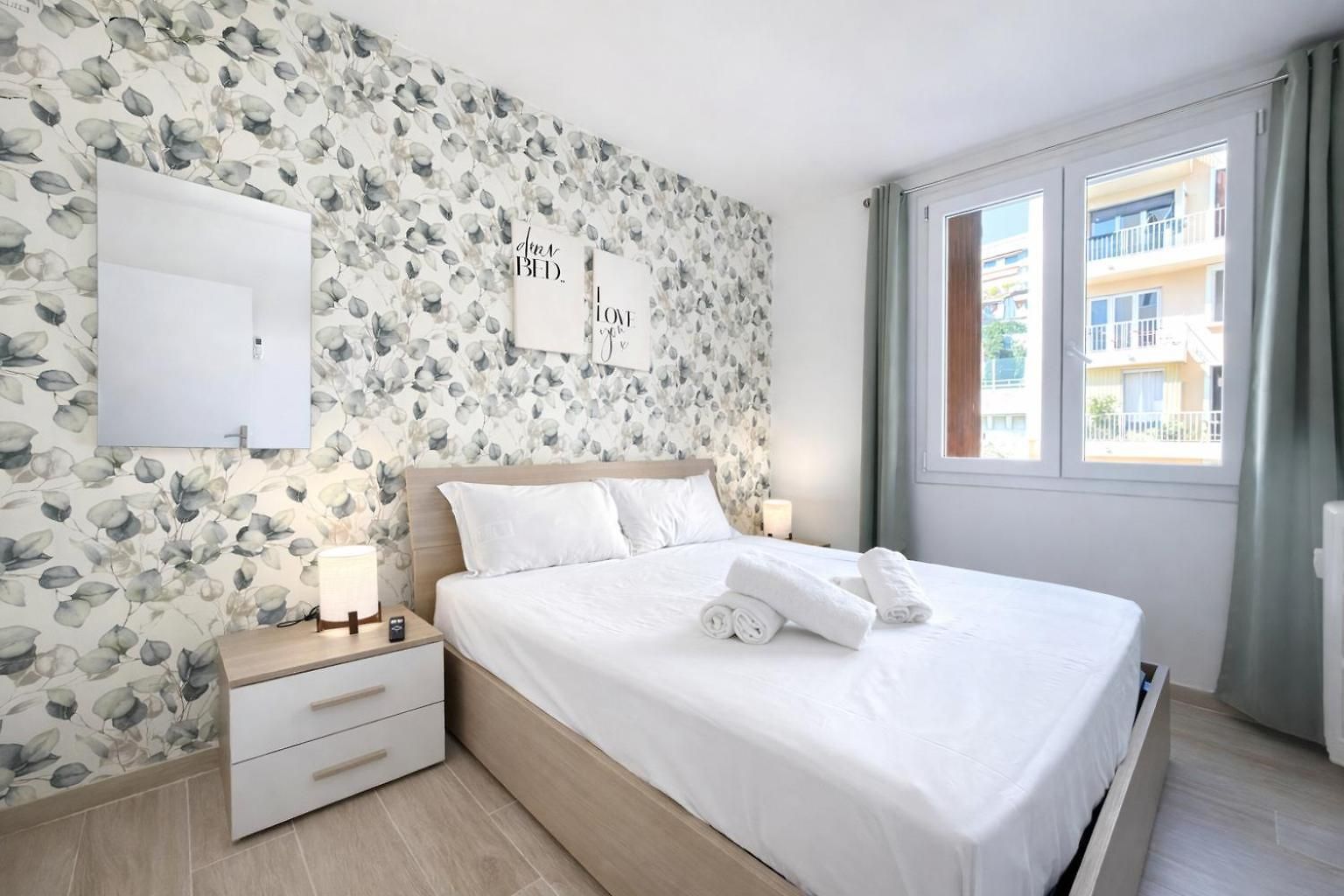 Rénové 3 Chambres, 8 Pers, à 50 M Appartement *