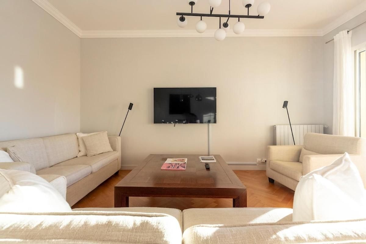 Appartement With Large Terrace & Sea View Over