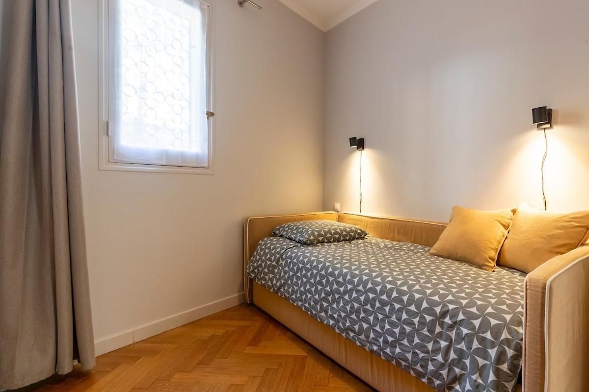 Appartement With Large Terrace & Sea View Over *
