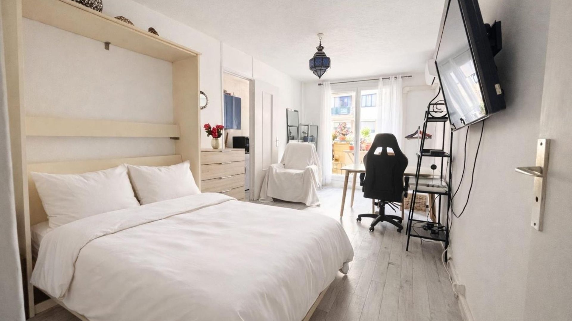 Bright Sea-view Balcony Getaway Apartment Nice