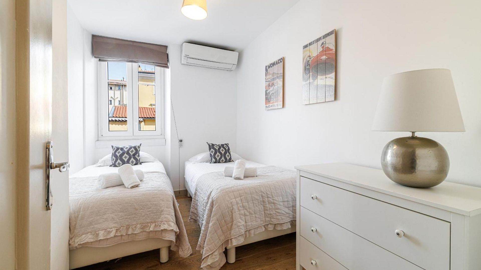 Apartment Wide & 3 Bdr - Ac & Balcony Nice