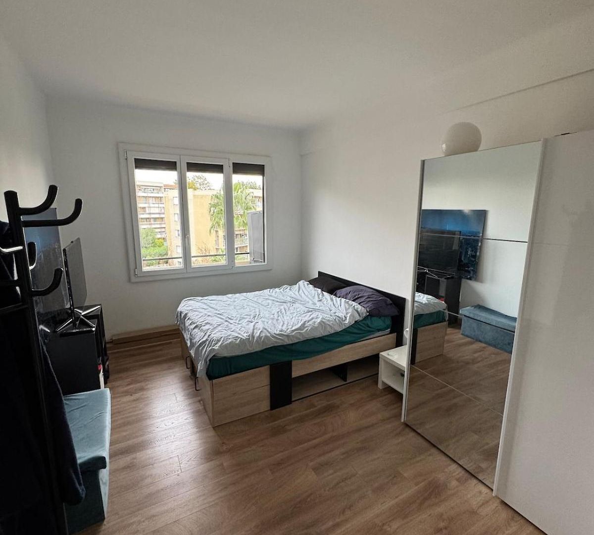 Appartement 2 Pièces Rénové Avec Magnifique Vue Et Parking Nice