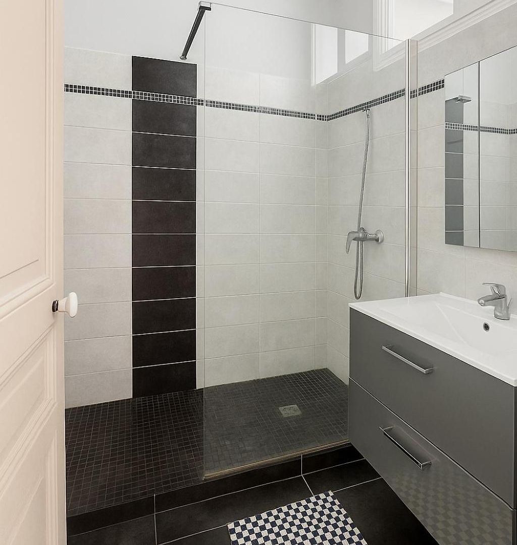 Large 1 Bedroom Apartment, Balcony, Very * Nice
